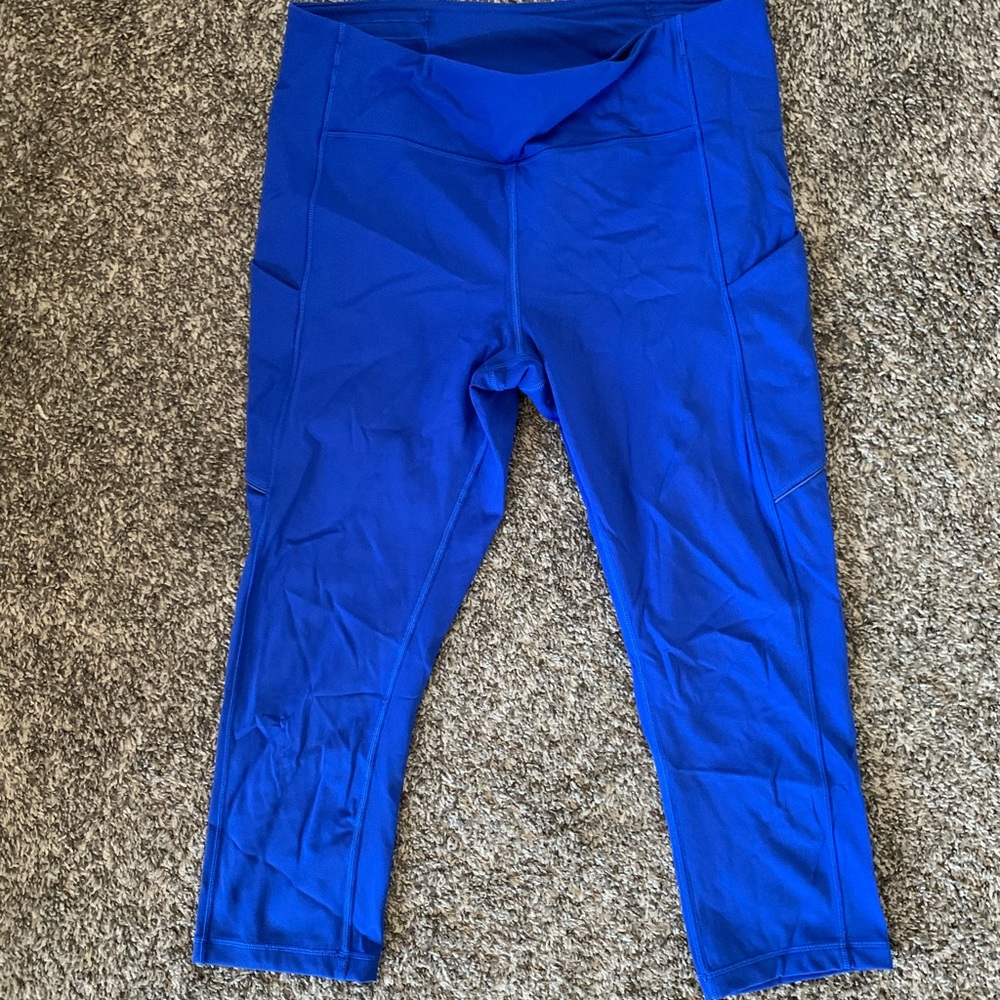 Lululemon Royal blue pocket Capri size 10